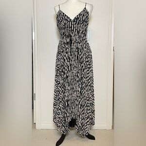 Uniqlo Black and White Striped Dress medium